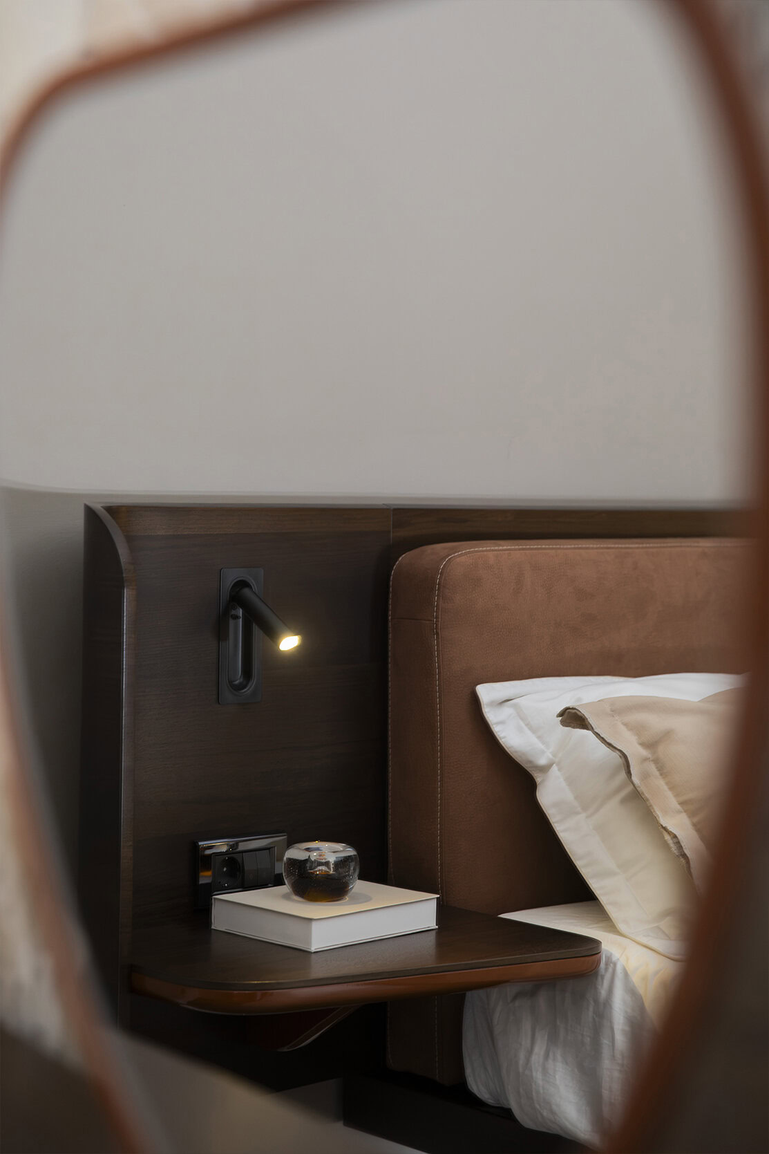 aura-bedstead-ima1