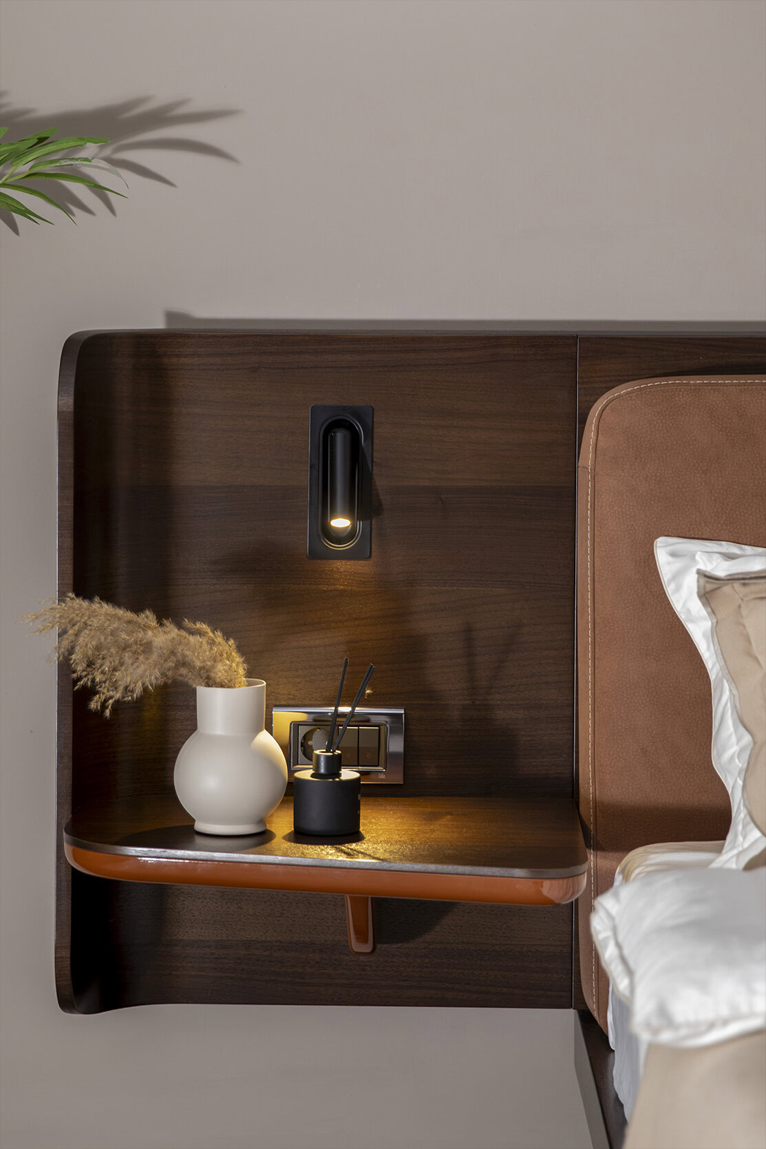 aura-bedstead-ima4